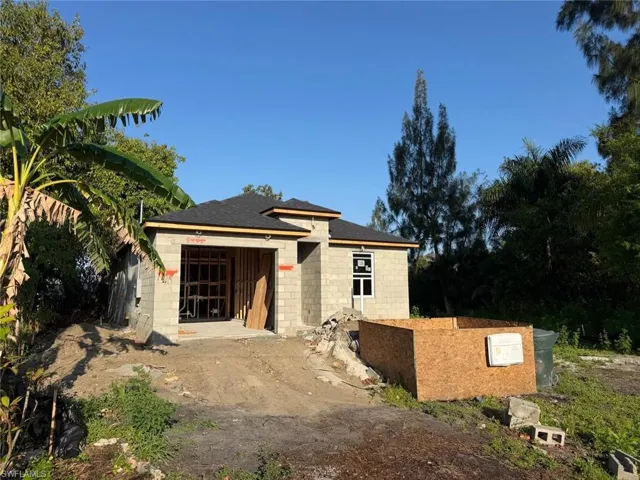 211  Charlotte  AVE, Fort Myers, FL 33916