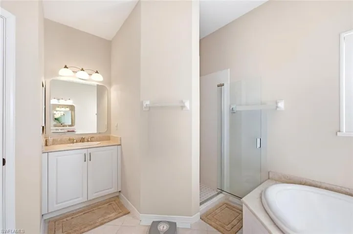 2515 Talon Ct 404, Naples, Florida 34105
