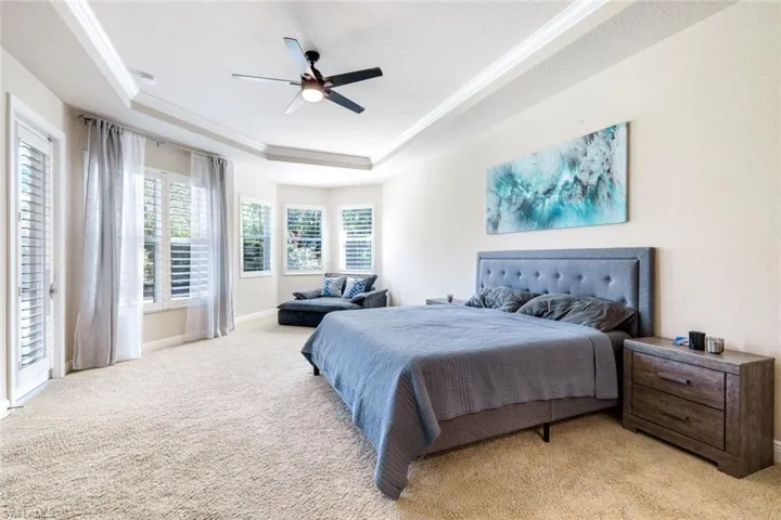 The primary ensuite is bright and spacious, filled with natural light!