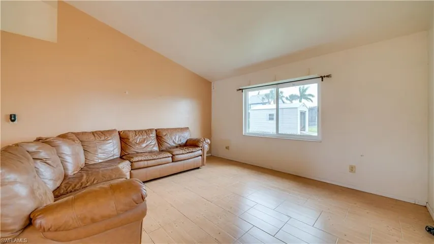 826 NW 2nd  ST, Cape Coral, FL 33993