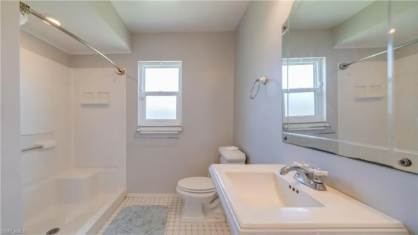 826 NW 2nd  ST, Cape Coral, FL 33993