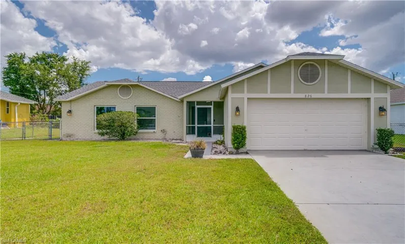 826 NW 2nd  ST, Cape Coral, FL 33993
