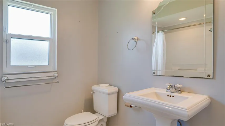 826 NW 2nd  ST, Cape Coral, FL 33993