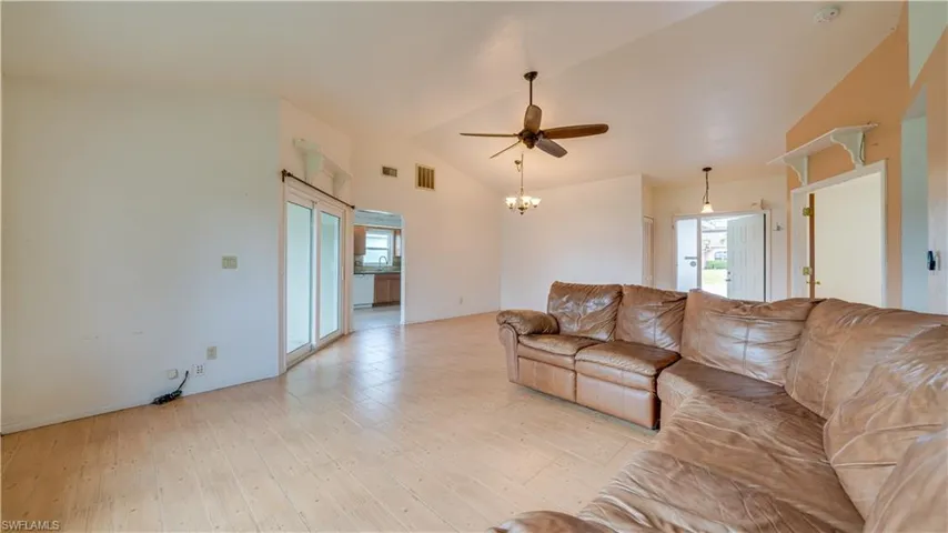 826 NW 2nd  ST, Cape Coral, FL 33993