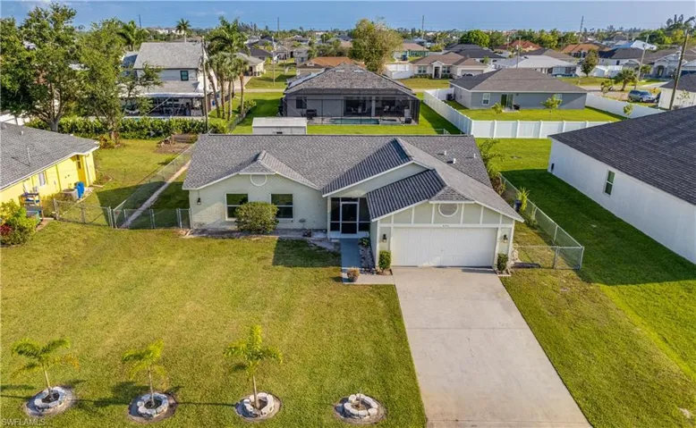 826 NW 2nd  ST, Cape Coral, FL 33993