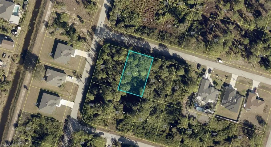 954 Iris St E, Lehigh Acres, Florida 33974