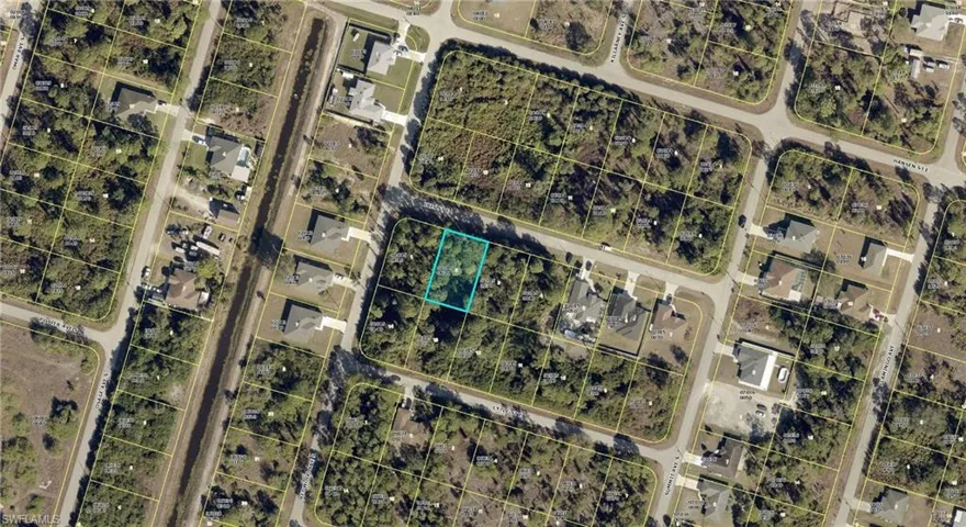 954 Iris St E, Lehigh Acres, Florida 33974