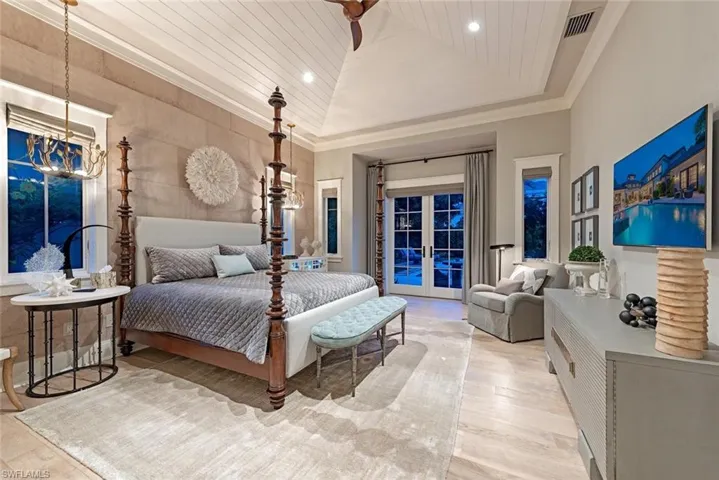 3170 Crayton Rd, Naples, Florida 34103