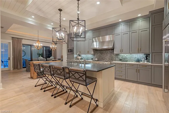 3170 Crayton Rd, Naples, Florida 34103