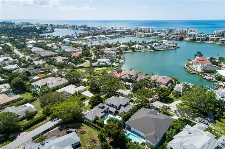 3170 Crayton Rd, Naples, Florida 34103