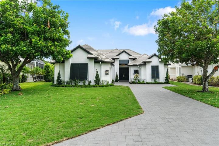 Beautifully Renovated Home, Everything has been done for you .