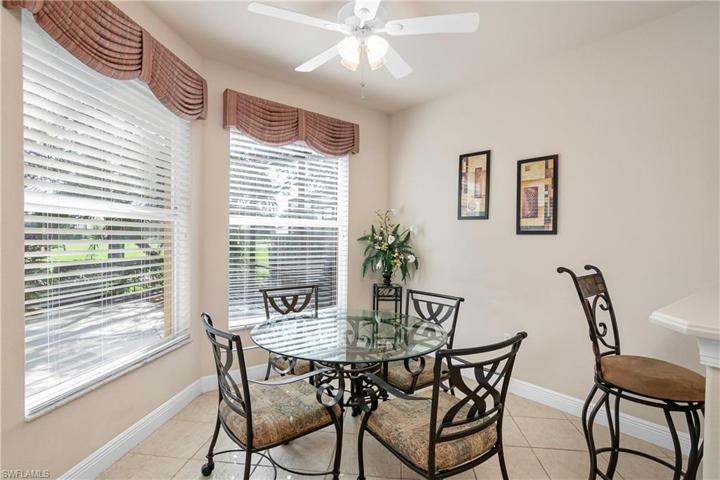 Kitchen dinette