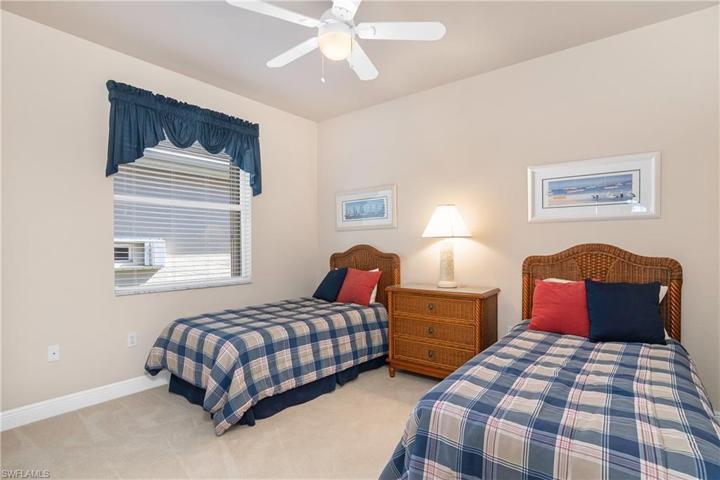 Center bed room