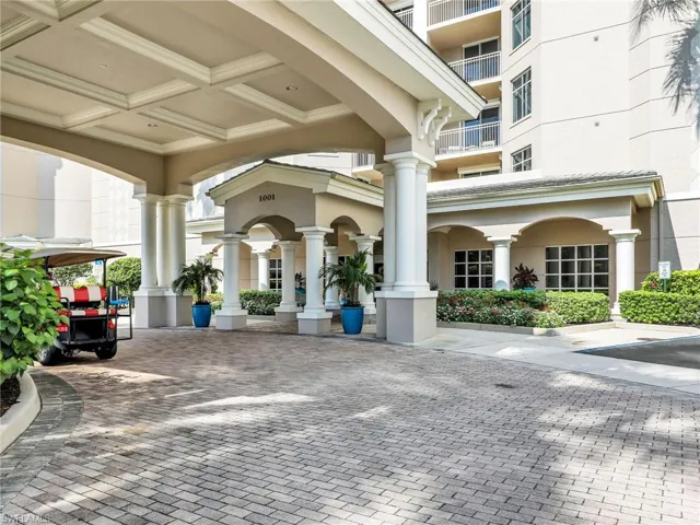 1001  Arbor Lake  DR, Naples, FL 34110