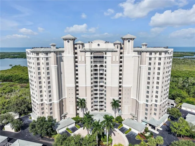 1001  Arbor Lake  DR, Naples, FL 34110