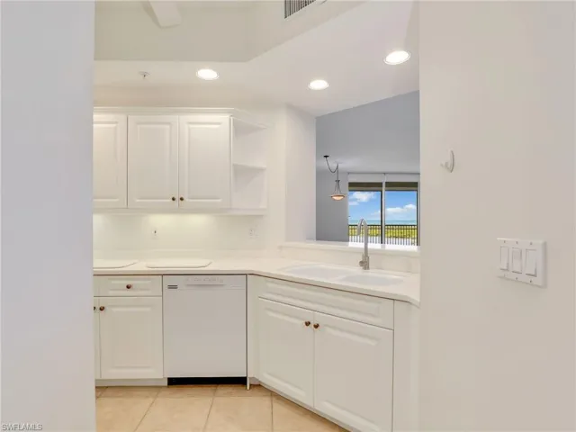 1001  Arbor Lake  DR, Naples, FL 34110