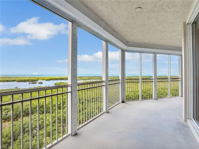 1001  Arbor Lake  DR, Naples, FL 34110
