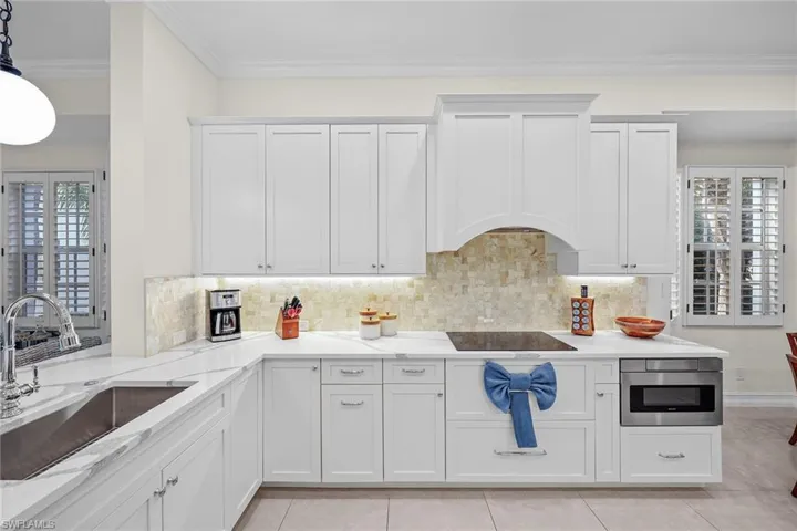 831 Sailaway Ln 104, Naples, Florida 34108