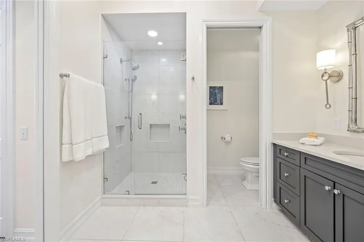 831 Sailaway Ln 104, Naples, Florida 34108