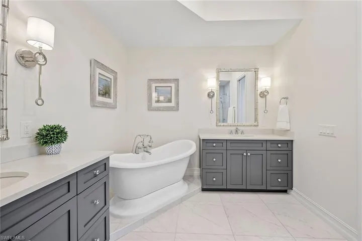 831 Sailaway Ln 104, Naples, Florida 34108