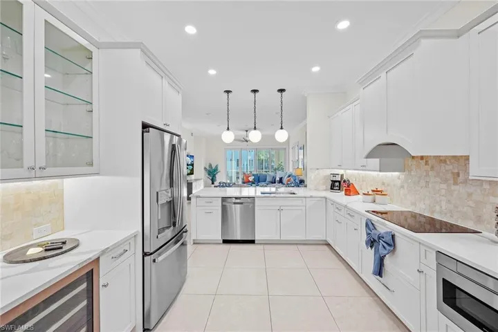 831 Sailaway Ln 104, Naples, Florida 34108