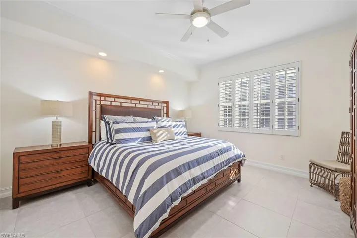 831 Sailaway Ln 104, Naples, Florida 34108