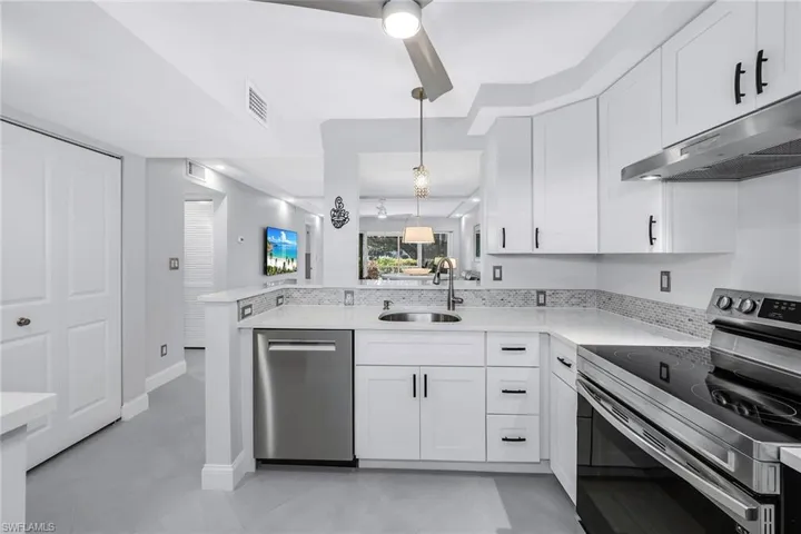 3055  Riviera  DR, Naples, FL 34103