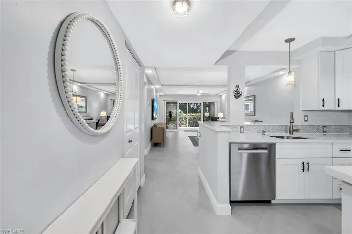 3055 Riviera Dr 102, Naples, Florida 34103