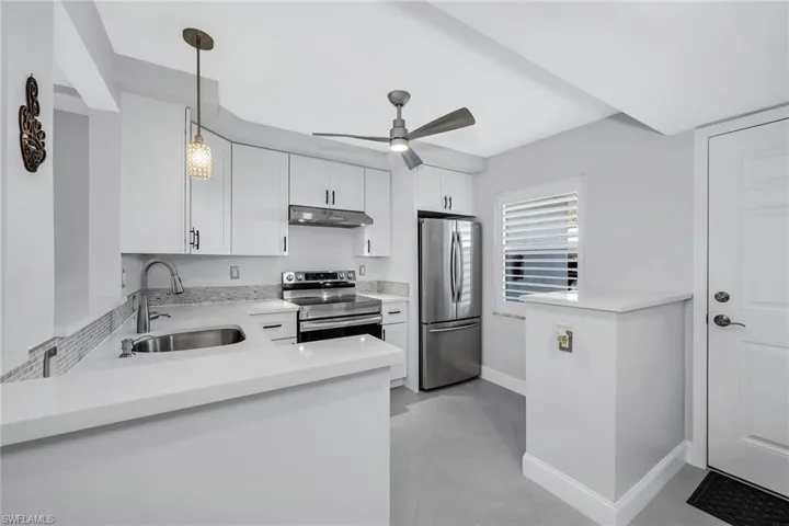 3055  Riviera  DR, Naples, FL 34103