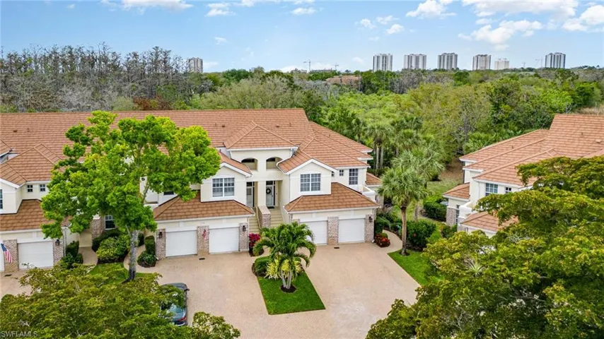 Drone / aerial view facing west