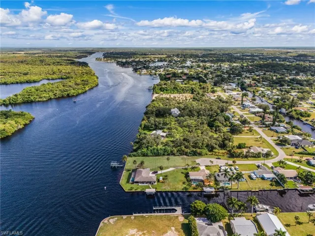 2190 River Rd, Fort Myers, Florida 33905