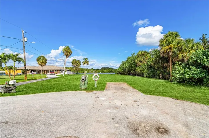 2190 River Rd, Fort Myers, Florida 33905