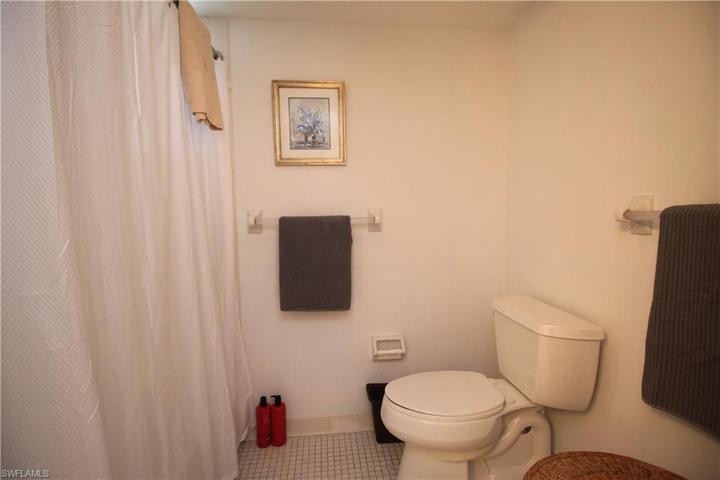 600 Neapolitan WAY # 230, NAPLES FL 34103