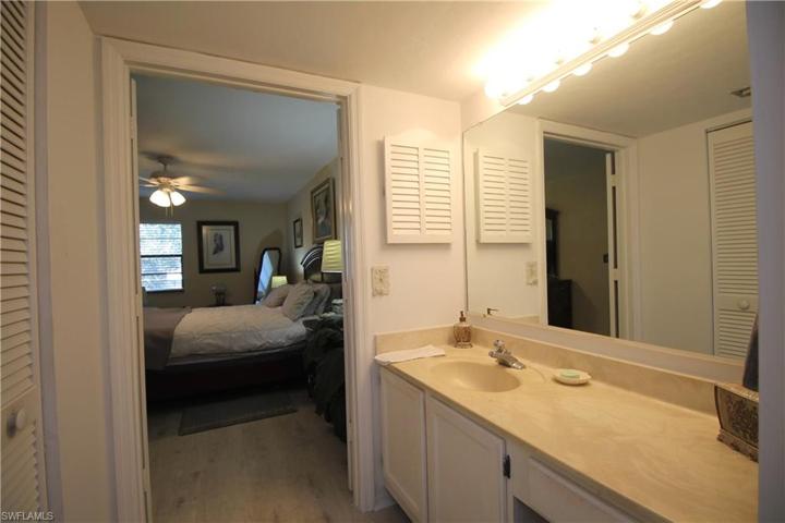 600 Neapolitan WAY # 230, NAPLES FL 34103