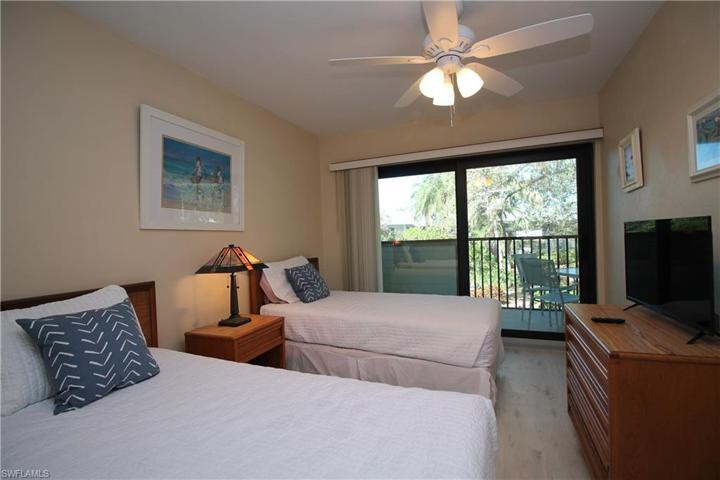 600 Neapolitan WAY # 230, NAPLES FL 34103