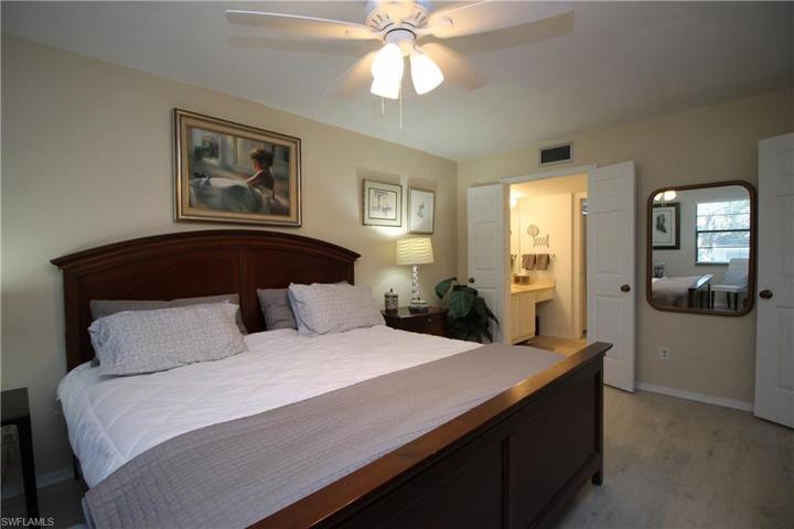 600 Neapolitan WAY # 230, NAPLES FL 34103