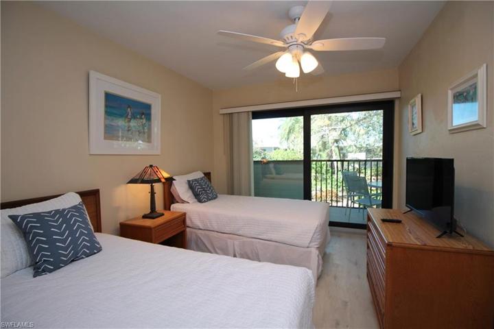 600 Neapolitan WAY # 230, NAPLES FL 34103