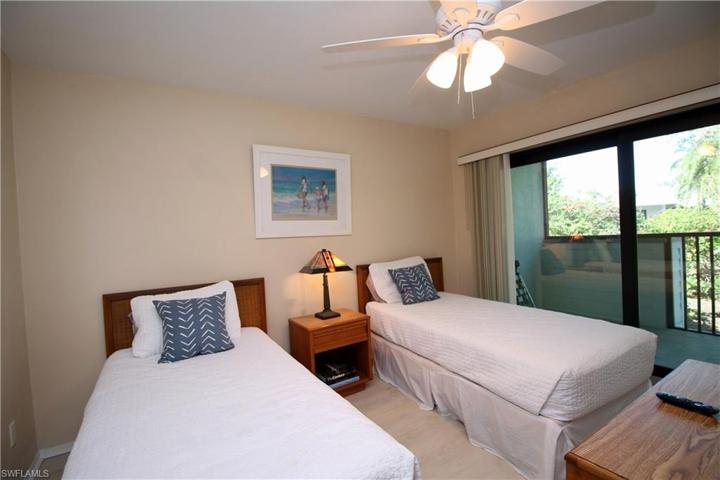 600 Neapolitan WAY # 230, NAPLES FL 34103