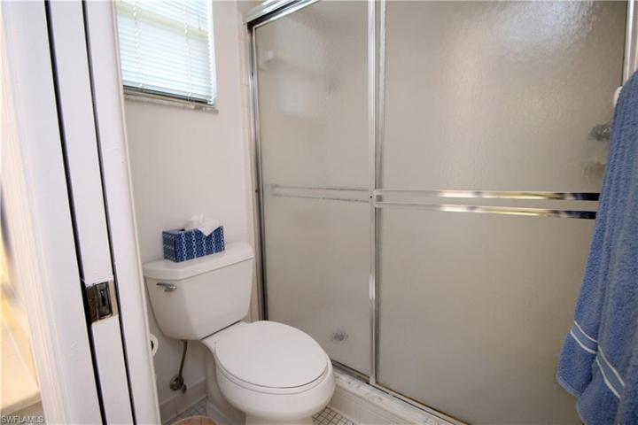 600 Neapolitan WAY # 230, NAPLES FL 34103