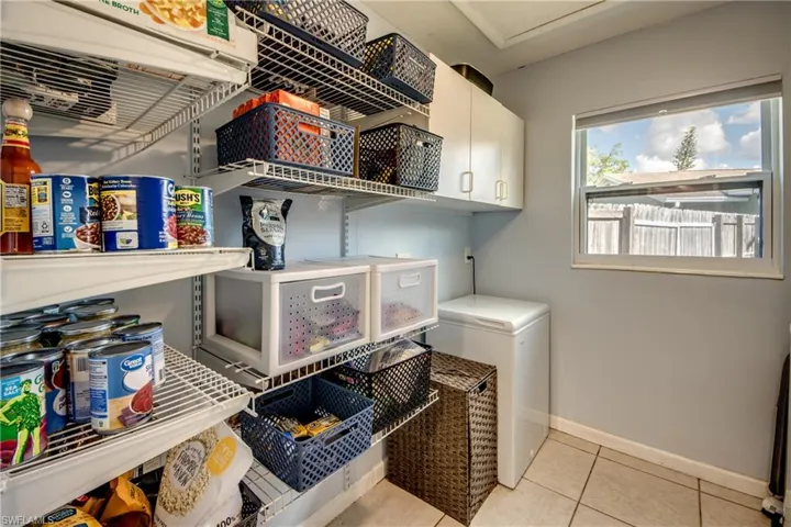 2912 Poinciana Dr, Naples, Florida 34105