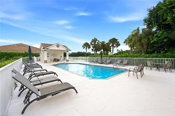 1672 Morning Sun Ln D22, Naples, Florida 34119
