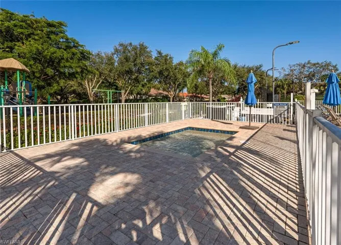 1672 Morning Sun Ln D22, Naples, Florida 34119