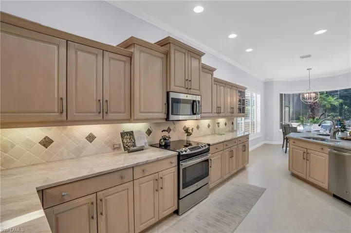 9226  Troon Lakes  DR, Naples, FL 34109