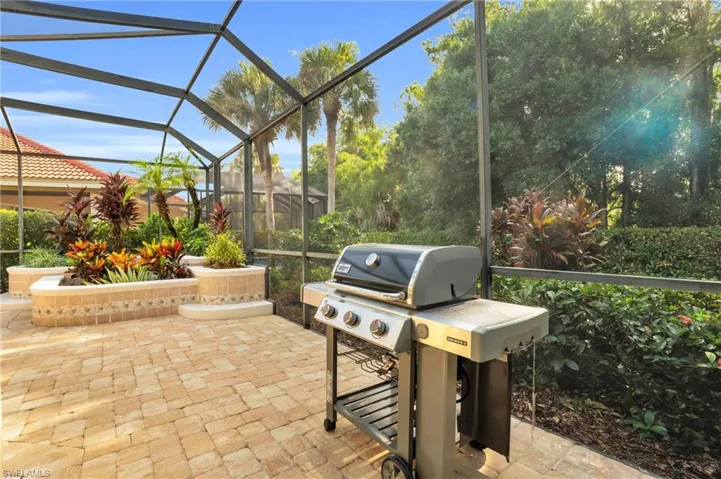 9226  Troon Lakes  DR, Naples, FL 34109
