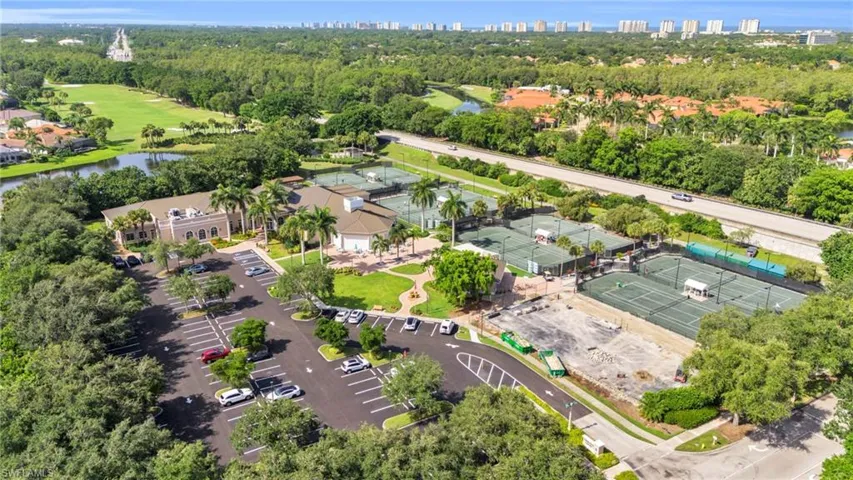 9226  Troon Lakes  DR, Naples, FL 34109