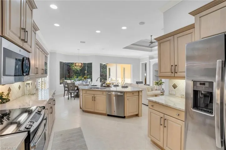 9226  Troon Lakes  DR, Naples, FL 34109