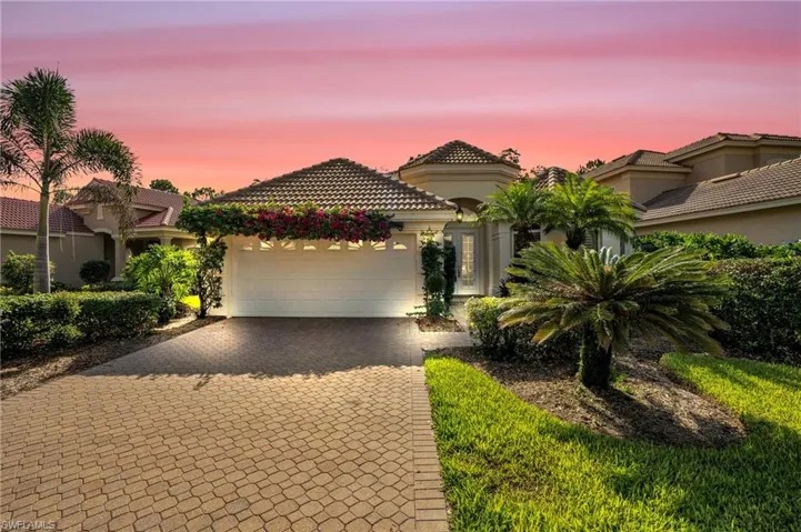 9226  Troon Lakes  DR, Naples, FL 34109