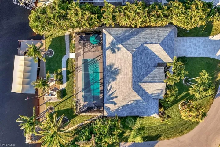 Aerial view of property and surrounding area