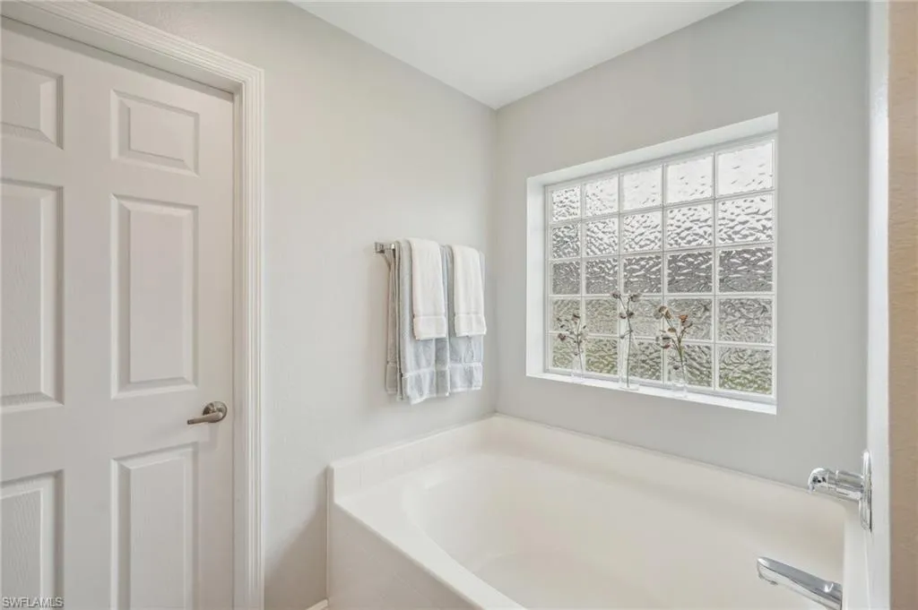 3717 Agualinda BLVD, Cape Coral, FL 33914,225063746