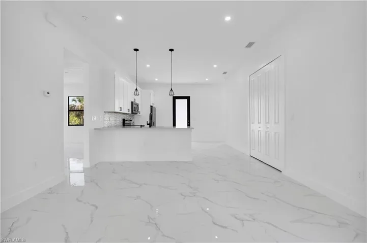 179  Thornton S AVE, Lehigh Acres, FL 33974